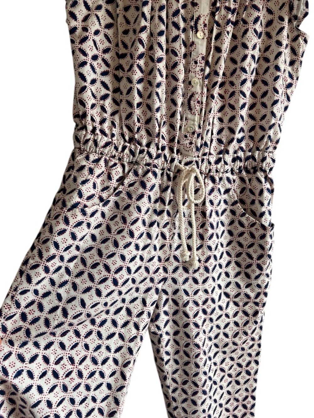 XiRENA Liam Sand Castle jumpsuit with ruffles & drawstring XS like new condition - Picture 8 of 15
